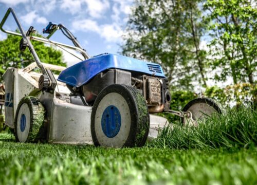 lawnmower-384589_1920